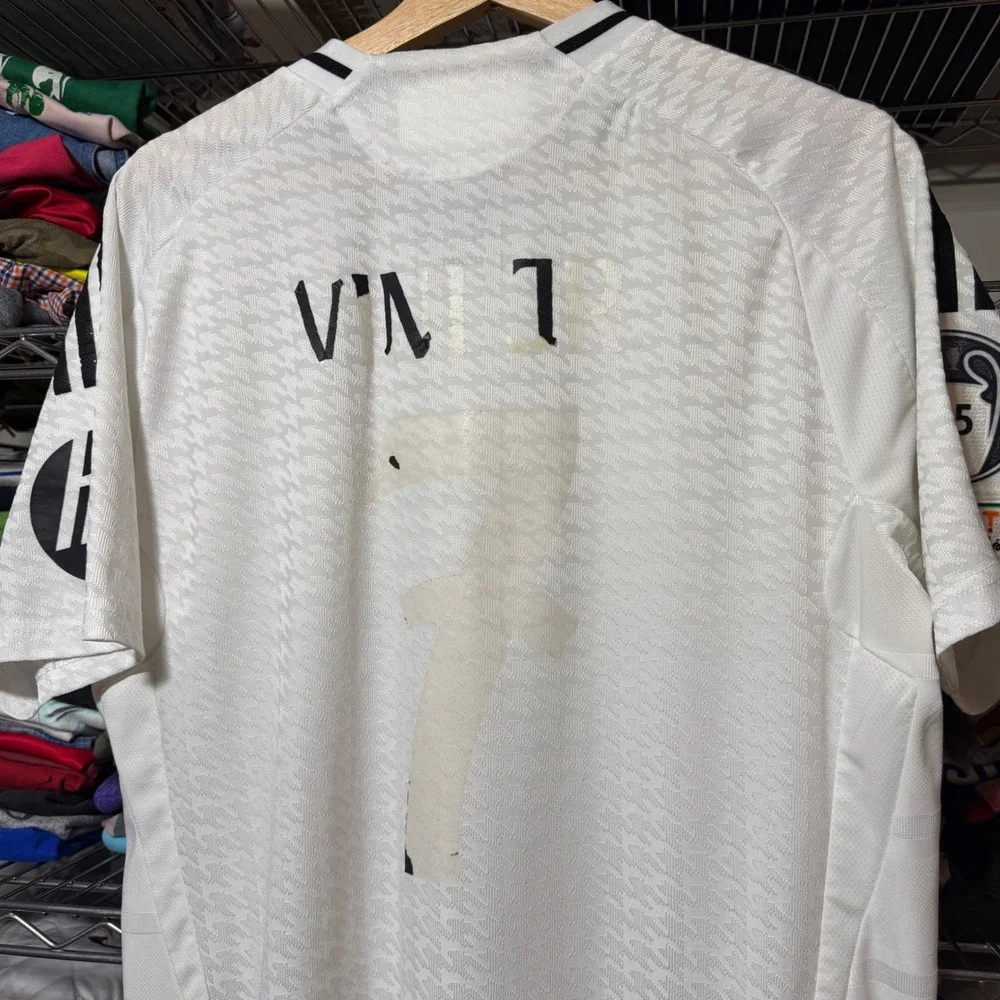 Adidas Jersey Mens XL White Real Madrid Vini Jr 7 Soccer HP Emirates Flaws